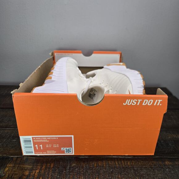 NEW Nike Free Metcon 6 Womens Size 11 Training Shoes Monarch White FJ7126-103 - Picture 12 of 12